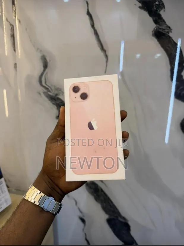 New Apple iPhone 13 128 GB Rose Gold · Photo 1