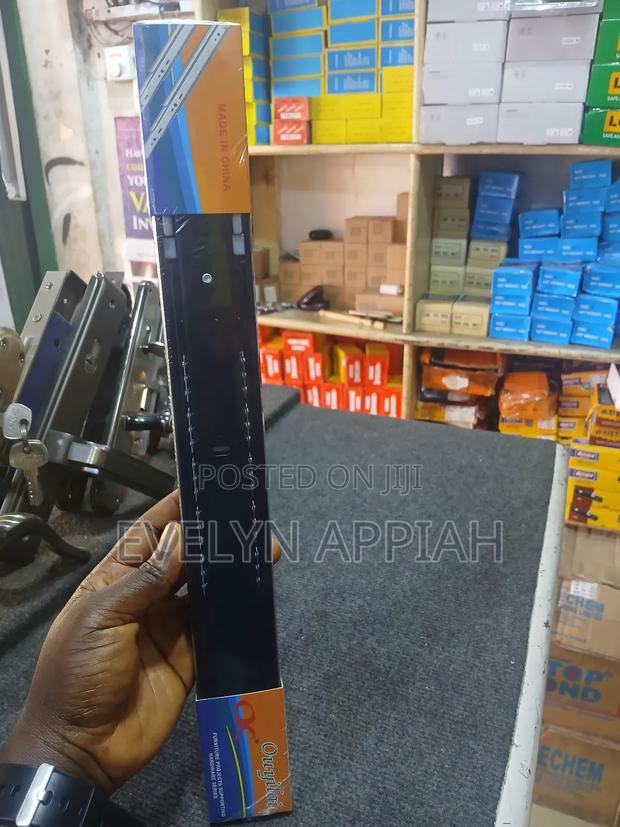 16" Soft Close Drawer Rail · Photo 1