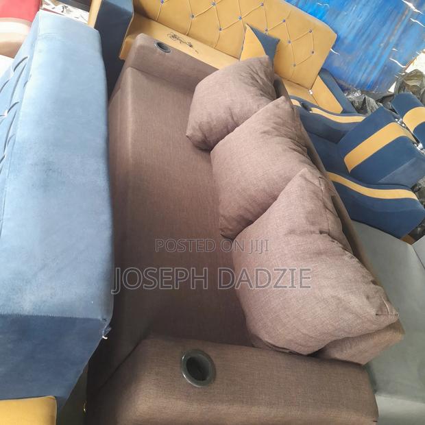 Luxury Stuffing Chair · Photo 2