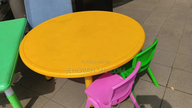 Round Pre School Table Available for Sale · Photo 1
