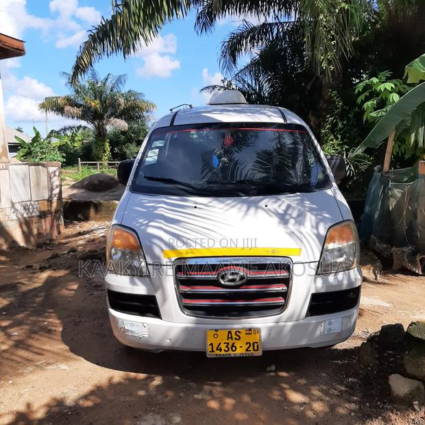 Hyundai Starex 2007 White · Photo 1