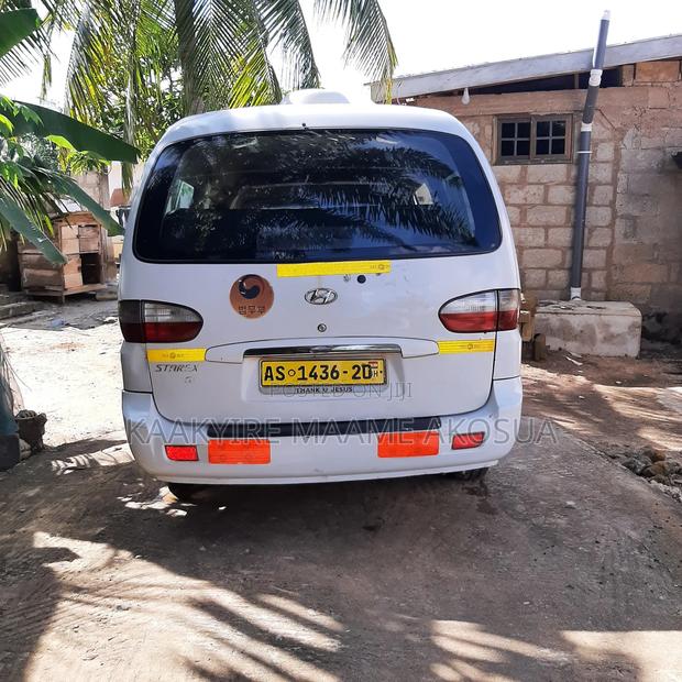 Hyundai Starex 2007 White · Photo 2