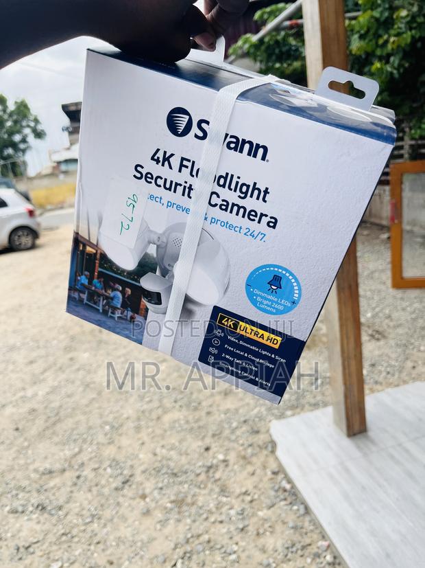 Original Swann Ultra Hd Floodlight Security Camera,White · Photo 1