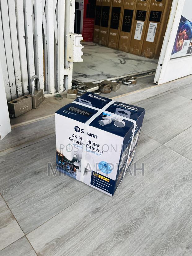 Choose Swann Ultra Hd Floorlight Security Camera(White) · Photo 1