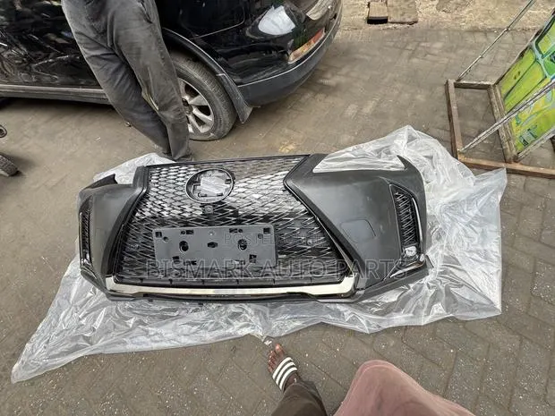 Lexus UX Front Bumper Complete · Photo 1
