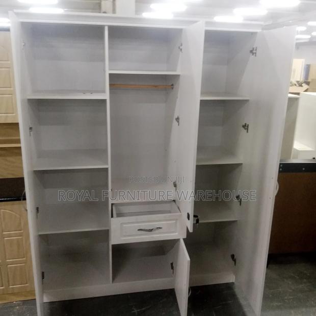 Larger Size 3 Doors Wardrobe · Photo 1