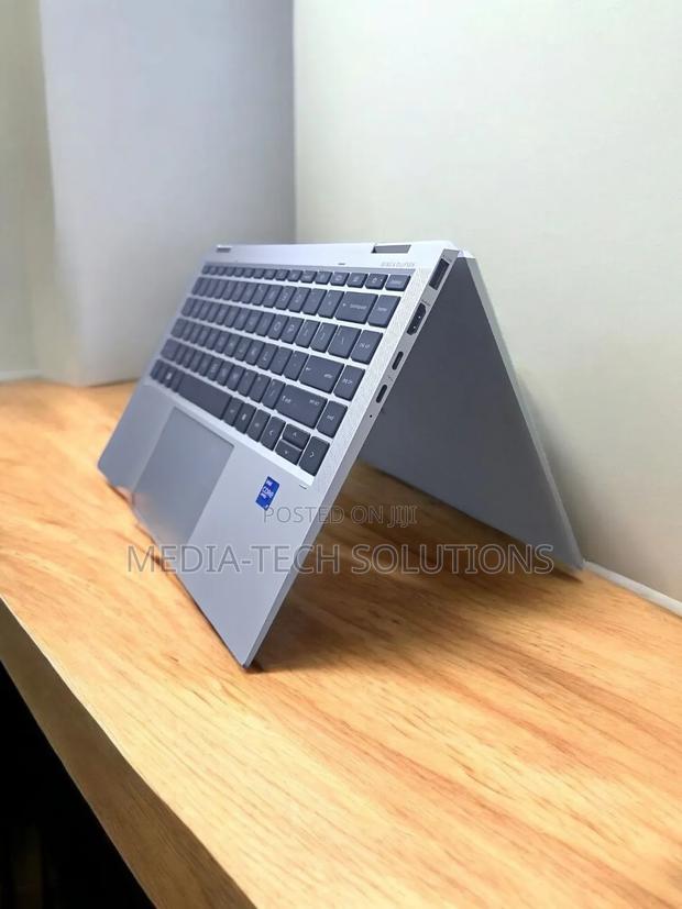 Laptop HP EliteBook 1040 G8 16GB Intel Core i7 SSD 512GB · Photo 2