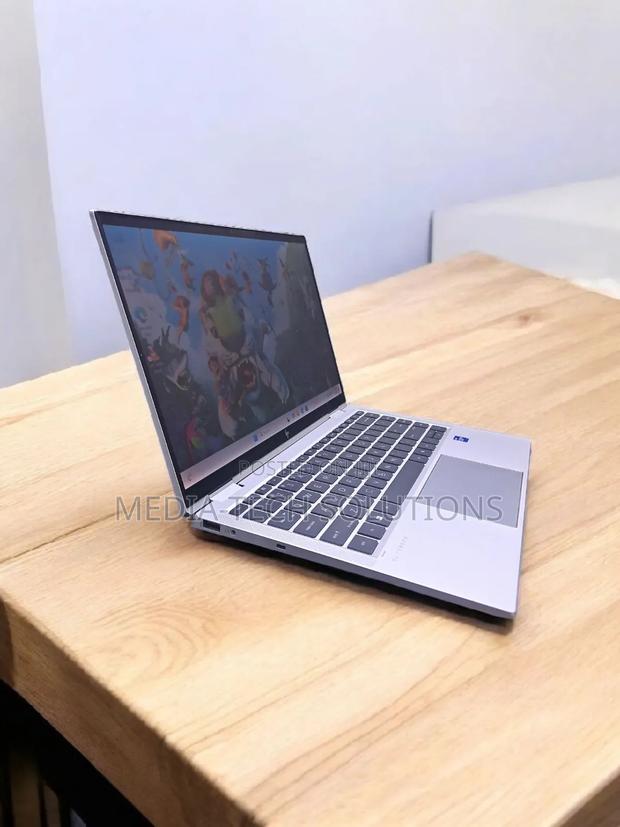 Laptop HP EliteBook 1040 G8 16GB Intel Core i7 SSD 512GB · Photo 6