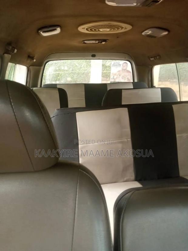 Hyundai Starex 2007 White · Photo 7