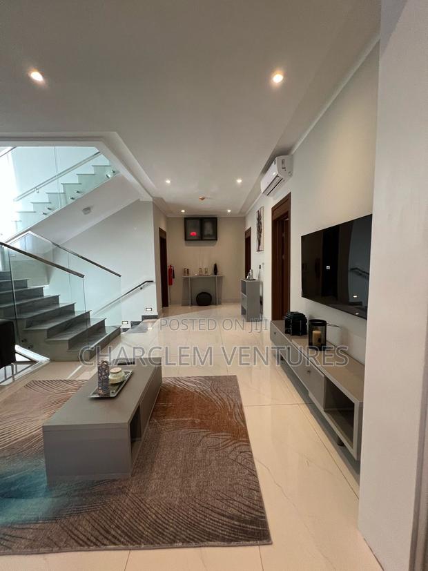 Furnished 4bdrm Townhouse / Terrace in Charclem Ventures, Dzorwulu · Photo 7