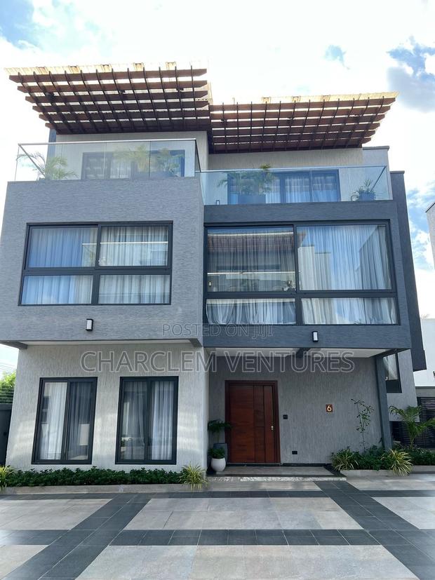 Furnished 4bdrm Townhouse / Terrace in Charclem Ventures, Dzorwulu · Photo 2