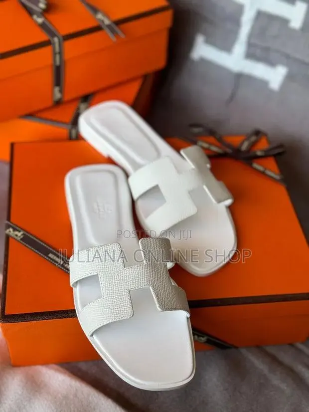 Hernes Slippers · Photo 1