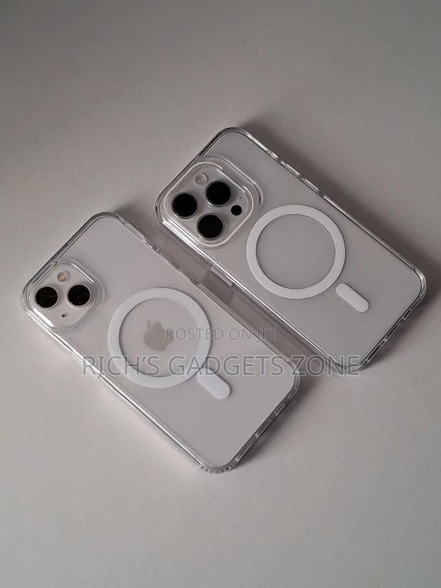 Clear Magsafe Phone Case · Photo 2