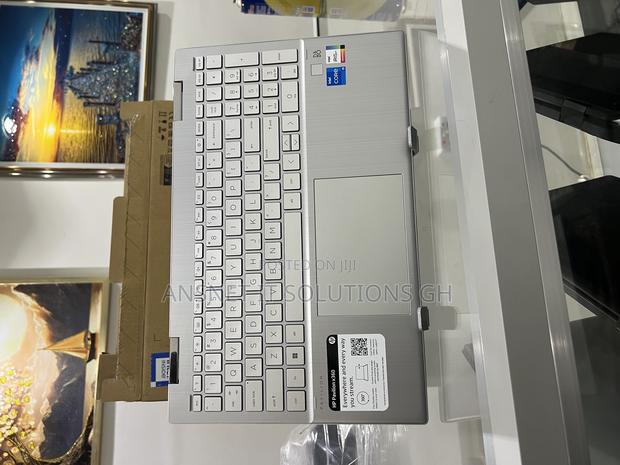 New Laptop HP Pavilion X360 15t 16GB Intel Core I5 SSD 256GB · Photo 1
