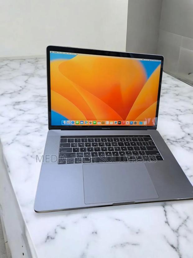 Laptop Apple MacBook Pro 2019 32GB Intel Core i9 SSD 512GB · Photo 1