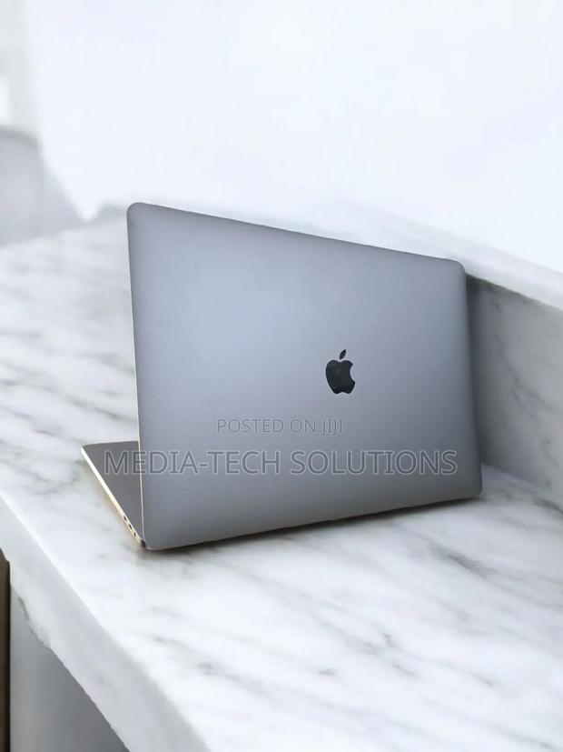 Laptop Apple MacBook Pro 2019 32GB Intel Core i9 SSD 512GB · Photo 2
