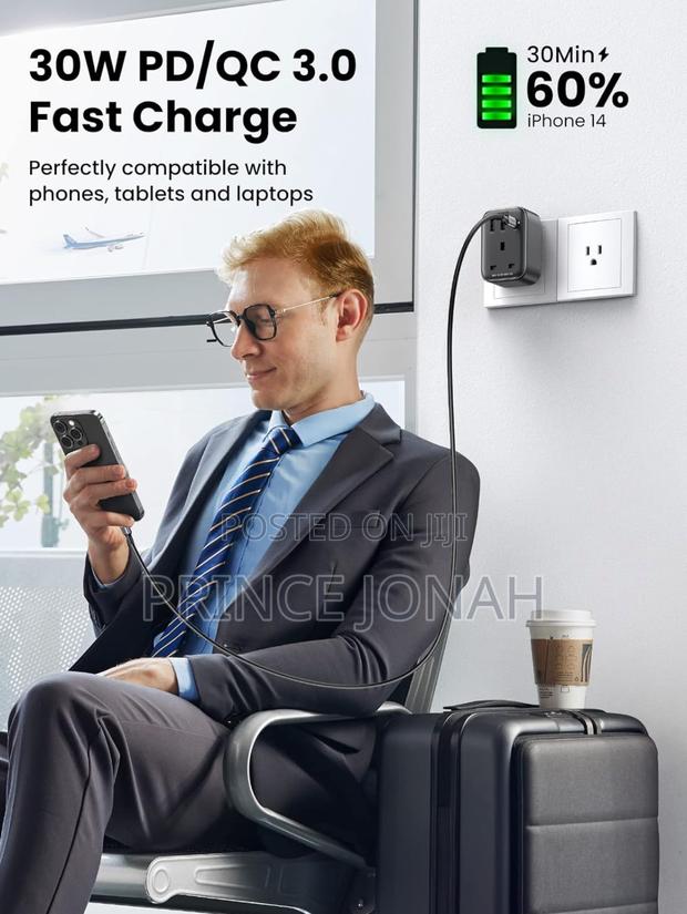 Ugreen Travel Adapter - Usa to Uk With 2 Usb and Type C · Photo 2