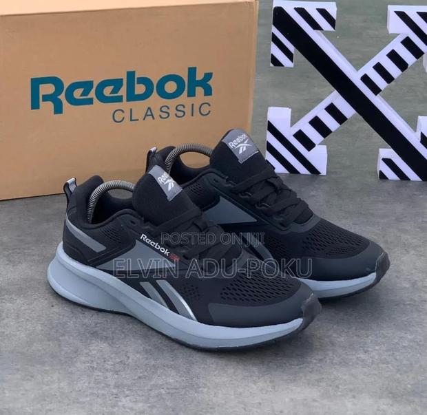 Reebok Classic Leather 2400 Sneakers · Photo 2