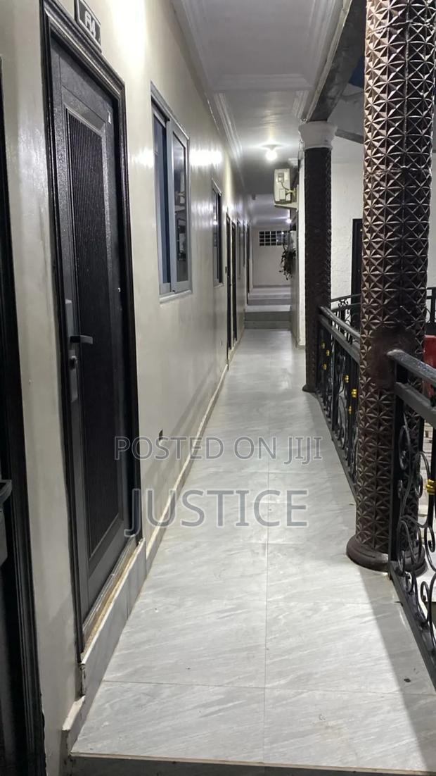 21 Rooms Recently Open Hostel for Sale Boadi Kumasi · Photo 3