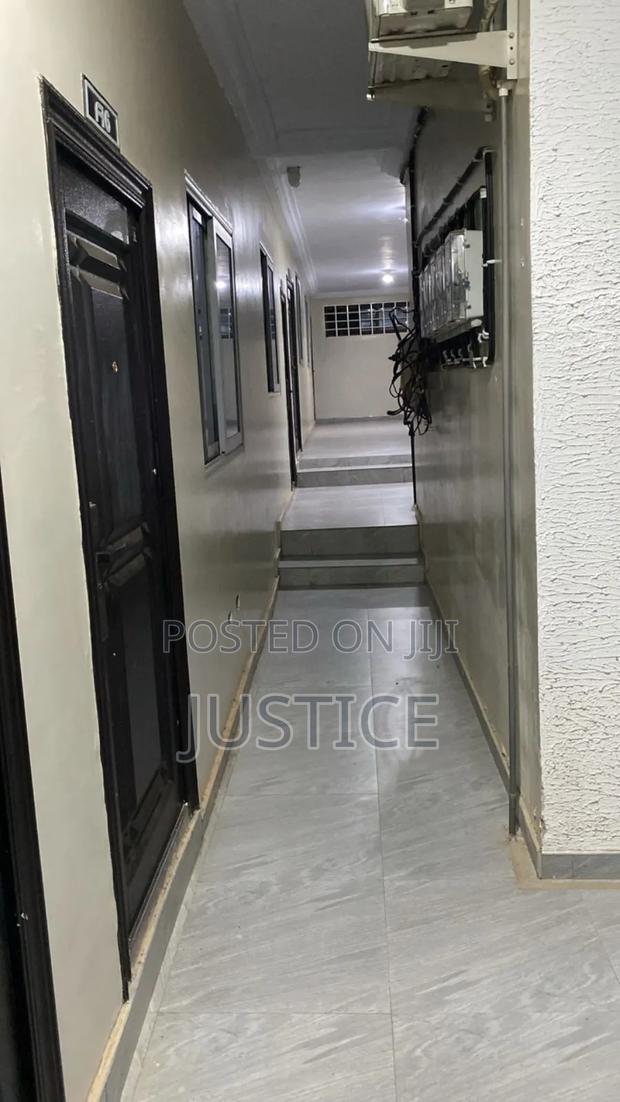 21 Rooms Recently Open Hostel for Sale Boadi Kumasi · Photo 4