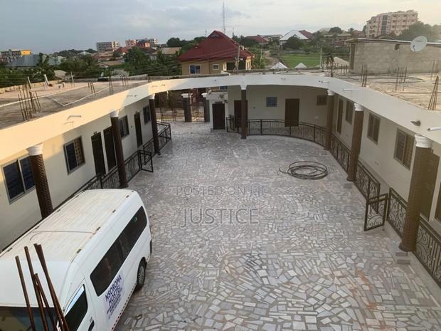 21 Rooms Recently Open Hostel for Sale Boadi Kumasi · Photo 8