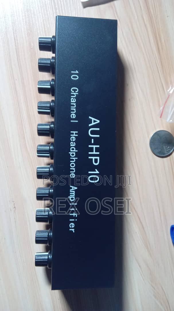 10 Channels Headphone Amplifier · Photo 1
