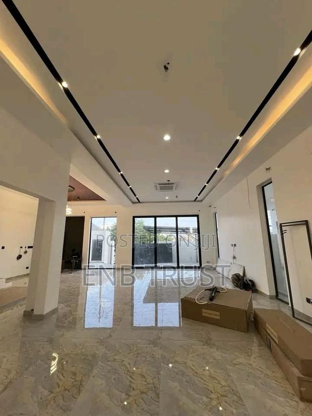 4bdrm House in Ashaley Botwe, School Junction for sale · Photo 2