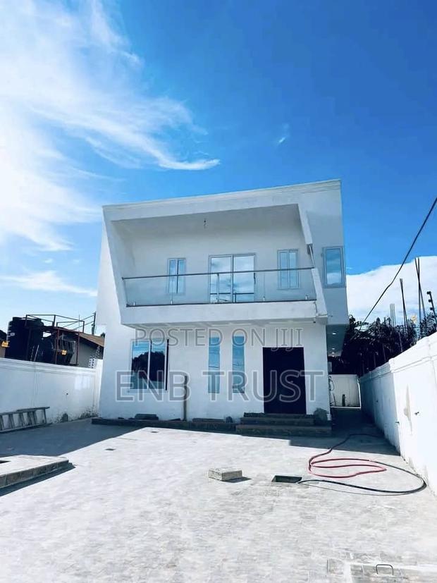 4bdrm House in Ashaley Botwe, School Junction for sale · Photo 5