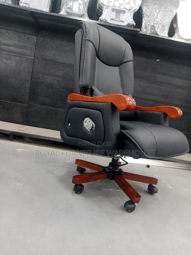 Executive Office Chair · Photo 1