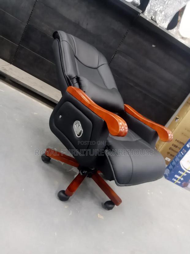 Executive Office Chair · Photo 3