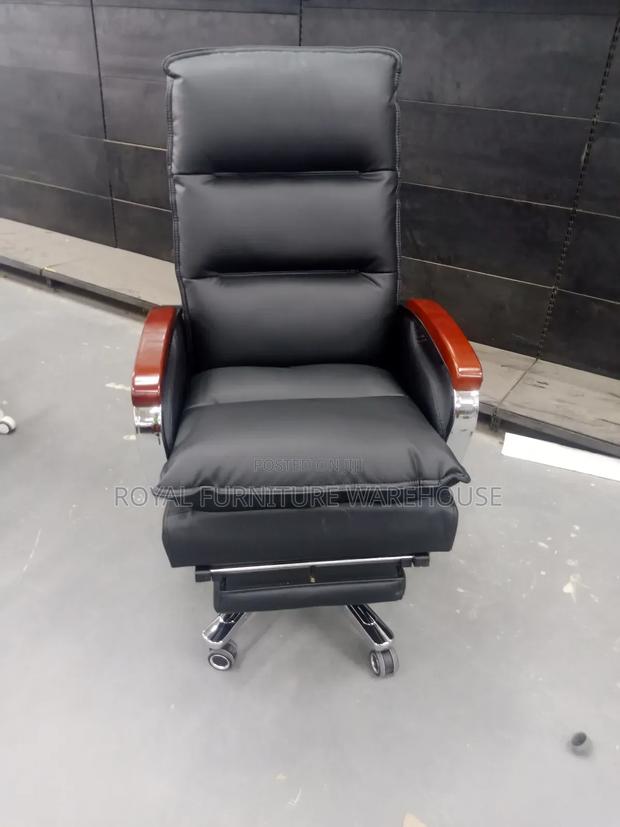 Highly Recommendable Executive Office Chair · Photo 1