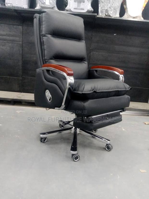 Highly Recommendable Executive Office Chair · Photo 2