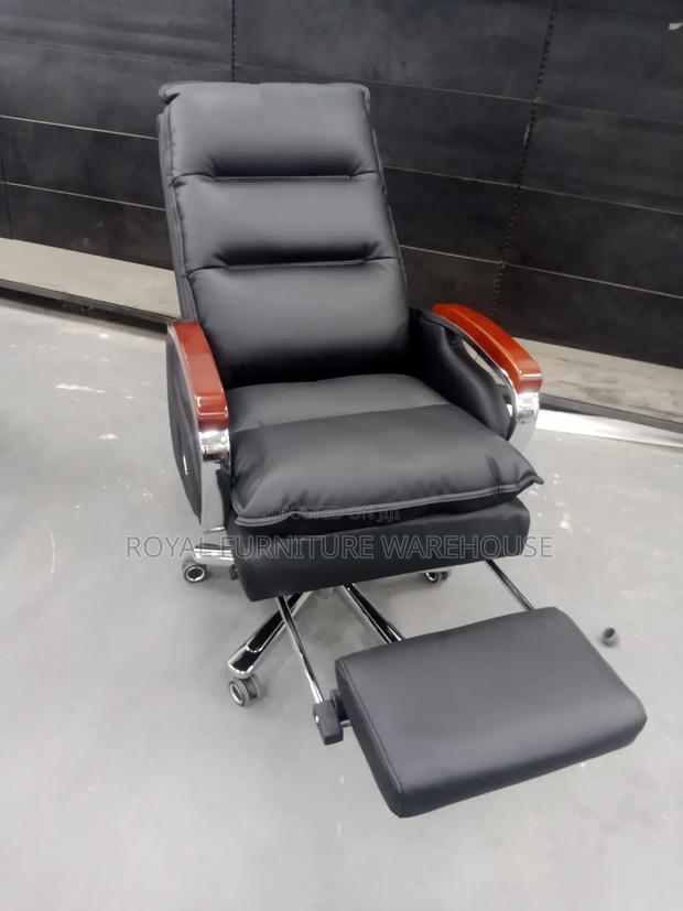 Highly Recommendable Executive Office Chair · Photo 3