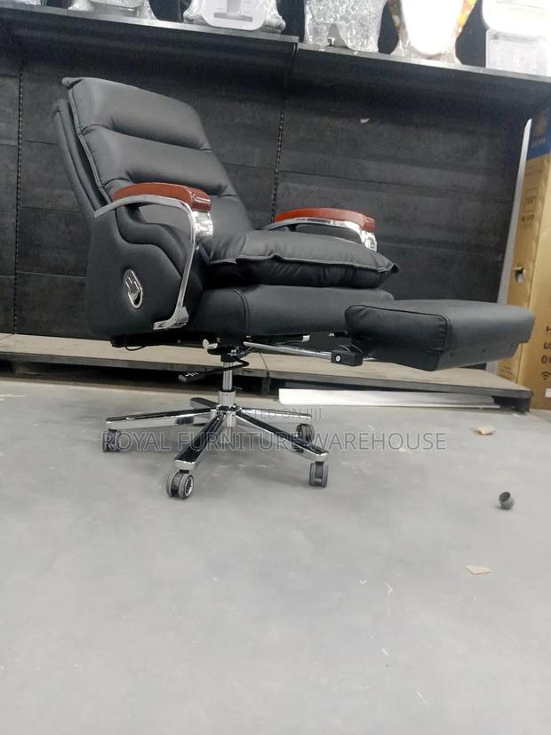 Highly Recommendable Executive Office Chair · Photo 4
