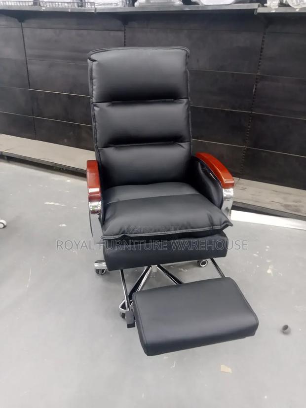 Highly Recommendable Executive Office Chair · Photo 5