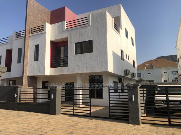 4bdrm Duplex in Adenta Pantang, Accra Metropolitan for sale · Photo 3