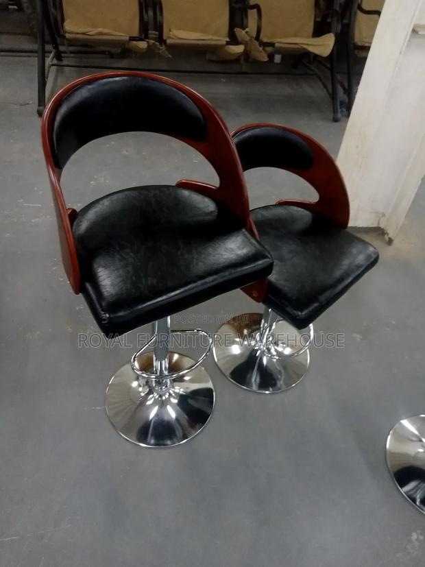 360 Turnable Bar Chair · Photo 2