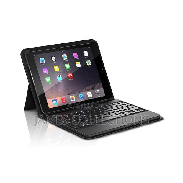 Zagg Messenger Bluetooth Keyboard Folio for iPad · Photo 2