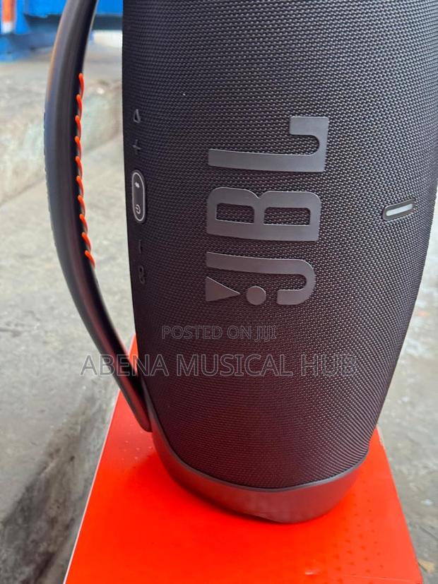 JBL Massive Sound Bluetooth Speaker · Photo 2