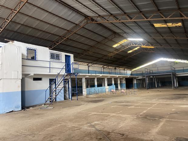 1000 SQM Warehouse With Offices at North Kaneshie 4 Rent · Photo 3
