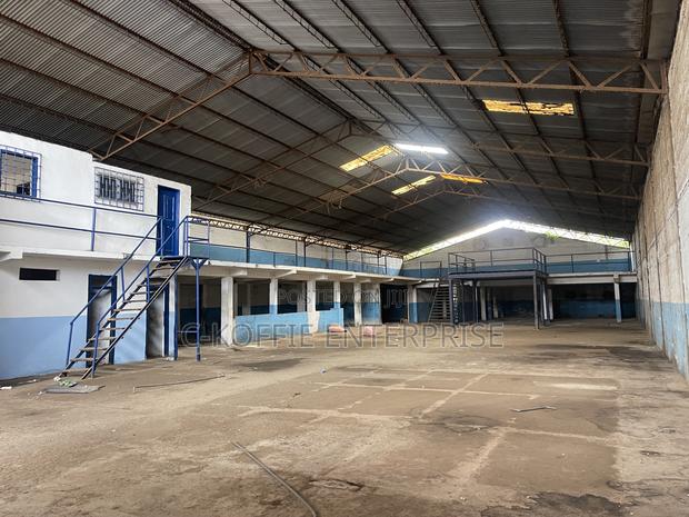 1000 SQM Warehouse With Offices at North Kaneshie 4 Rent · Photo 1