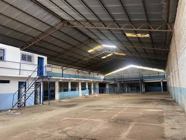 1000 SQM Warehouse With Offices at North Kaneshie 4 Rent · Photo 4