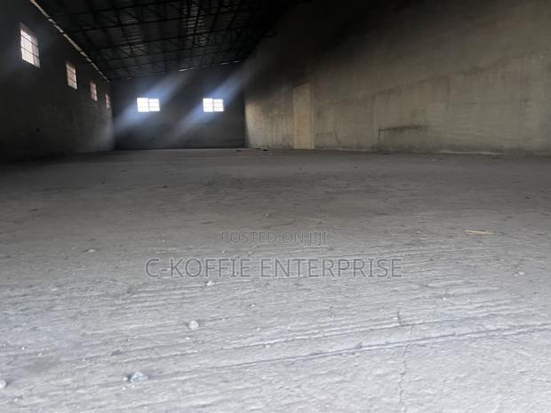 1000 SQM Warehouse at Avenor for Sale · Photo 1