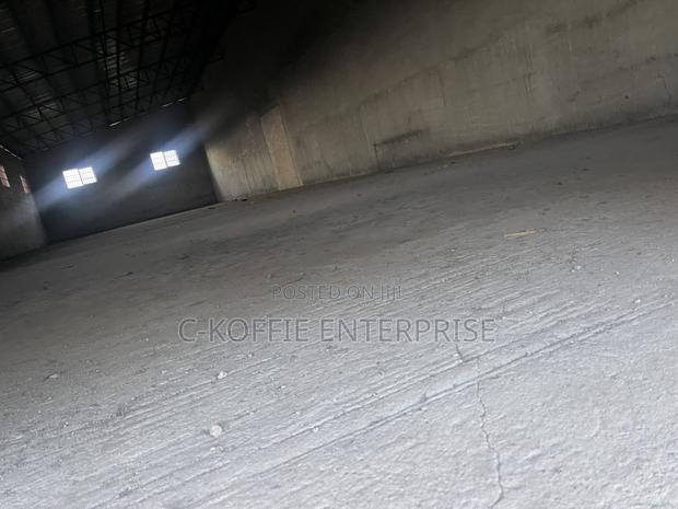 1000 SQM Warehouse at Avenor for Sale · Photo 3