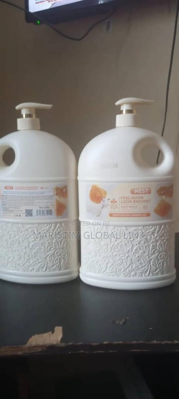 Next Moisturizing Shower Gel 2 Litres · Photo 1