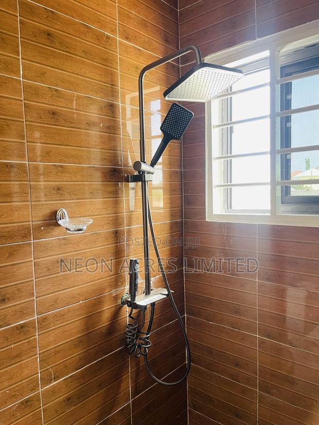 2bdrm House in The Laurels, School Junction for sale · Photo 5