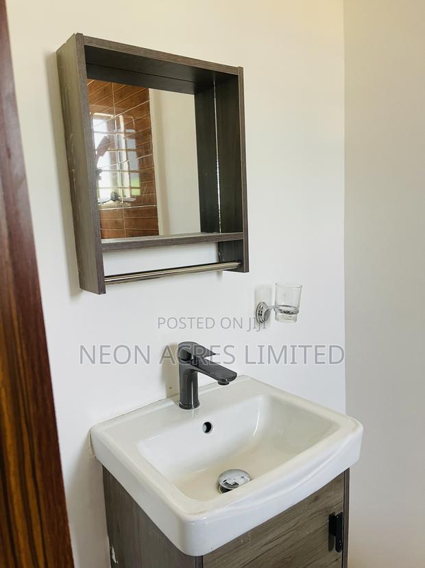 2bdrm House in The Laurels, School Junction for sale · Photo 4