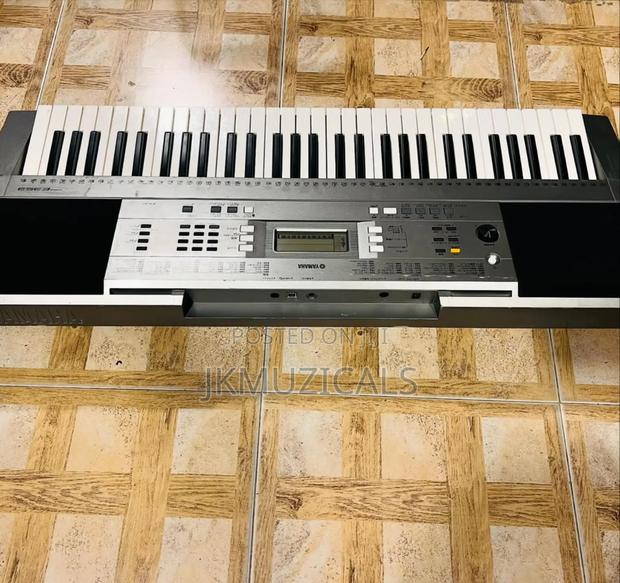 Yamaha PSR-E353 61-Key Portable Keyboard · Photo 2