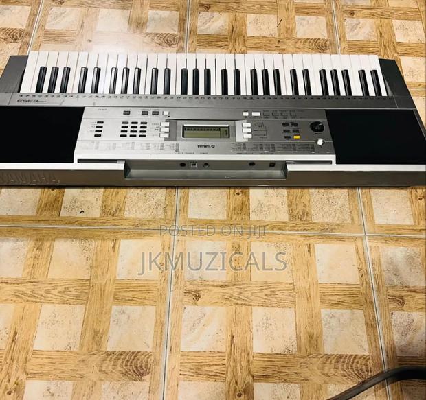 Yamaha PSR-E353 61-Key Portable Keyboard · Photo 4