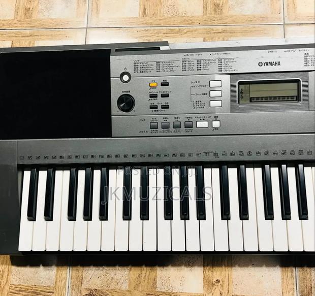Yamaha PSR-E353 61-Key Portable Keyboard · Photo 6